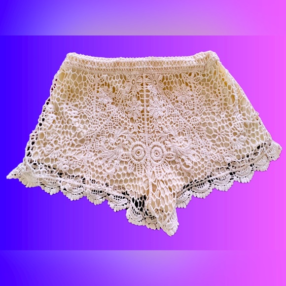 Women’s Shorts by; IRIS Los Angeles! Crocheted With Liner, For Women Sz-Med!!… - Picture 2 of 5